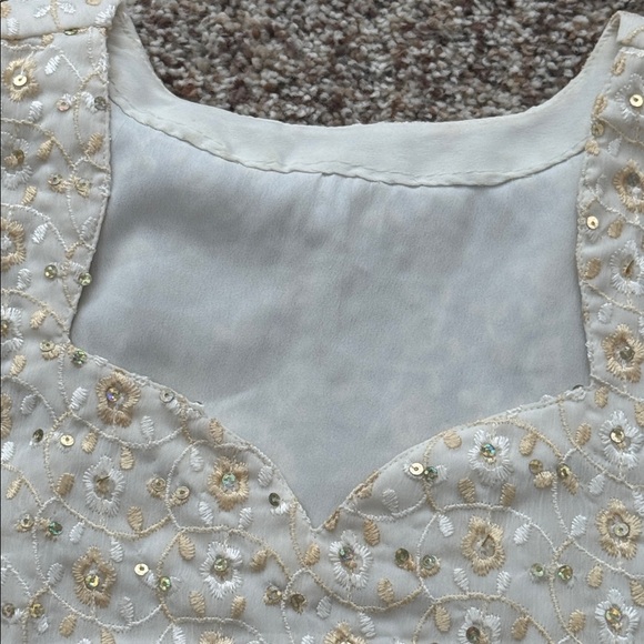 Embroidered 3 piece punjabi dress Set with salwar kurta and dupatta - Picture 4 of 13